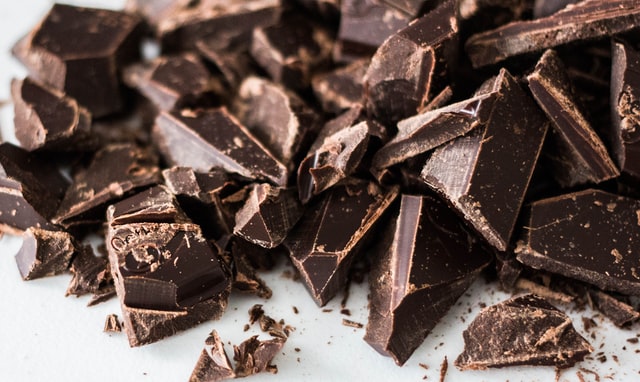 Dark Chocolate Has 7 Proven Health Benefits