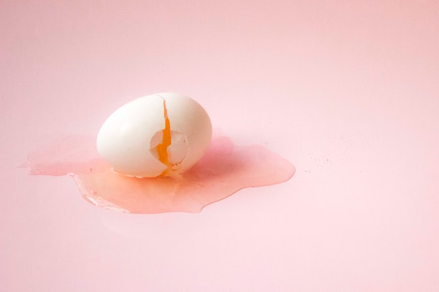 Is it bad to eat raw eggs?